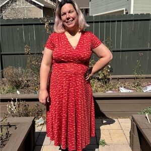 Red Short-Sleeve V-Neck Midi Dress